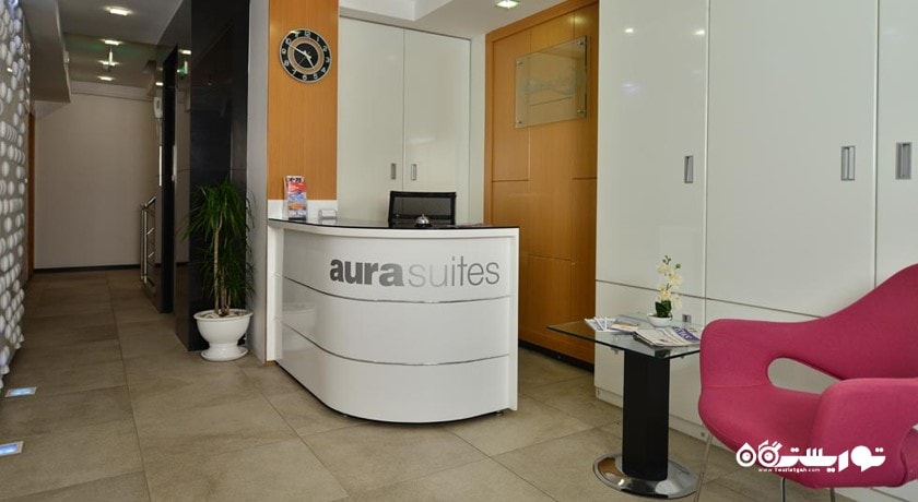 میز پذیرش هتل اورا سوئیتز