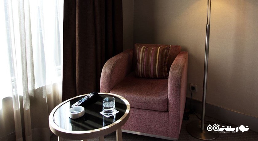 میز و مبلمان اتاق دلوکس