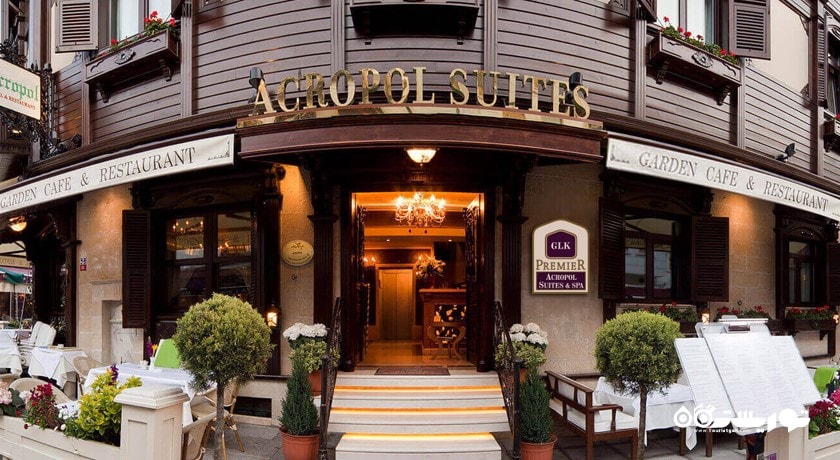 درب ورودی  هتل جی ال کی آکروپل پرمییر سوئیتز