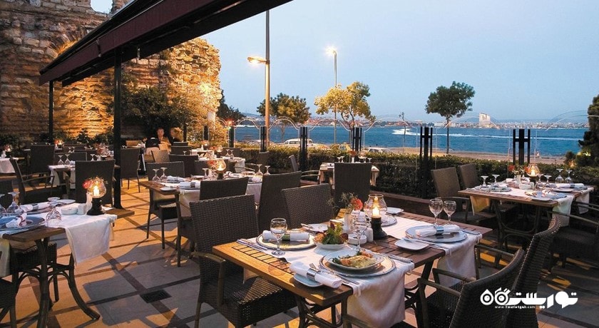 محوطه غذاخوری در فضای باز 