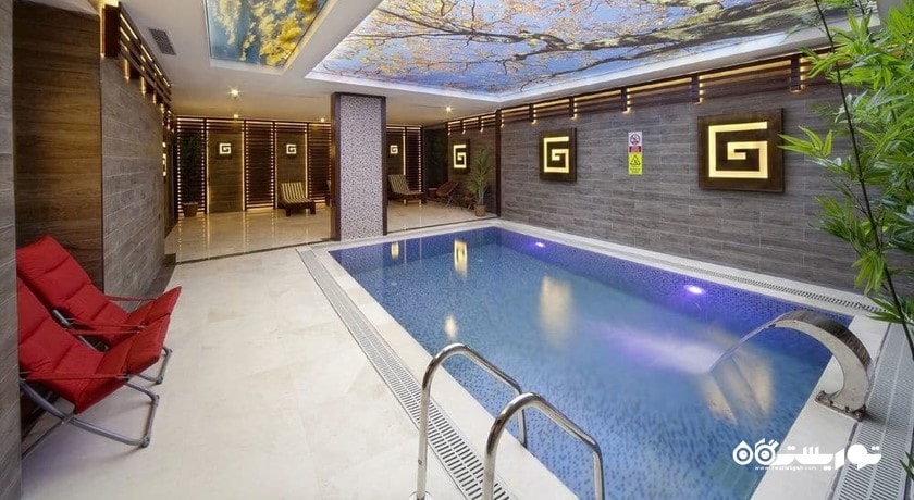 استخر سرپوشیده هتل گرند د پرا