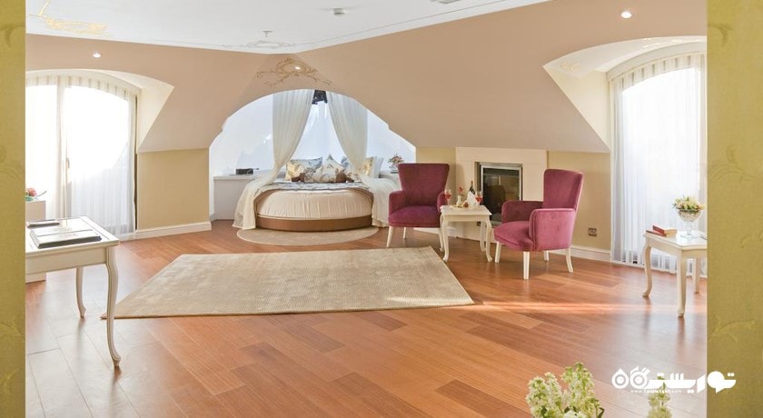 نمای کلی اتاق اگزکیوتیو دلوکس