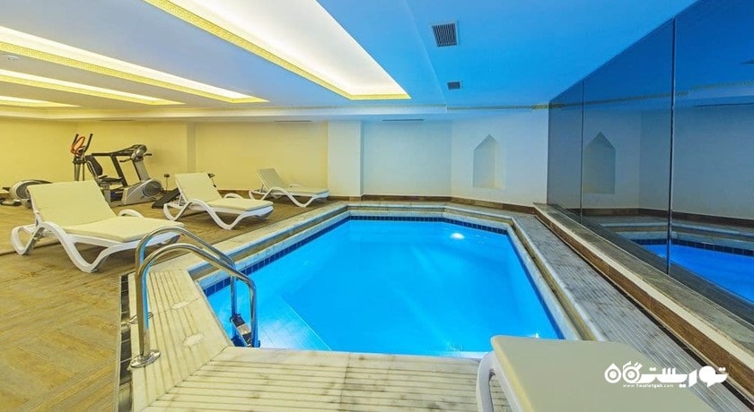 استخر سرپوشیده هتل لاسوس پلس