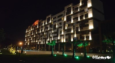 نمای شب هتل میراکل استانبول ایژیا