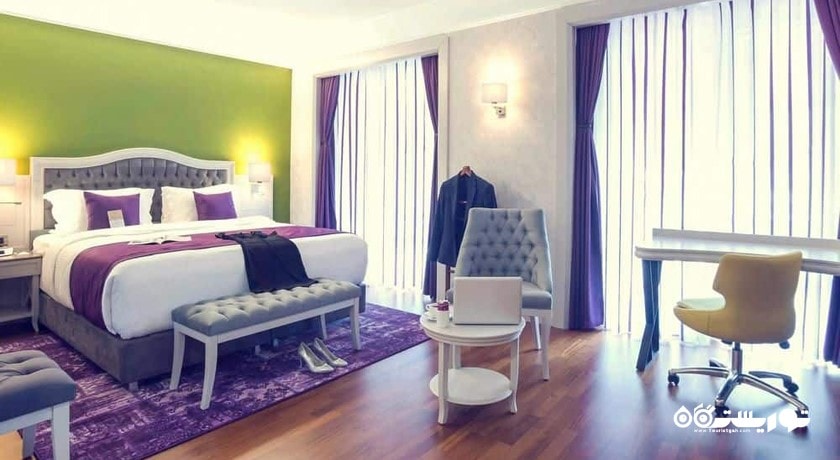 نمای تخت بزرگ اتاق دبل