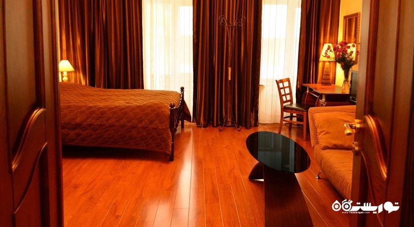 نمای تخت بزرگ آپارتمان دوخوابه