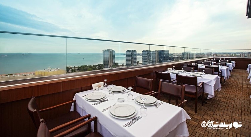 محوطه فضای باز رستوران هتل