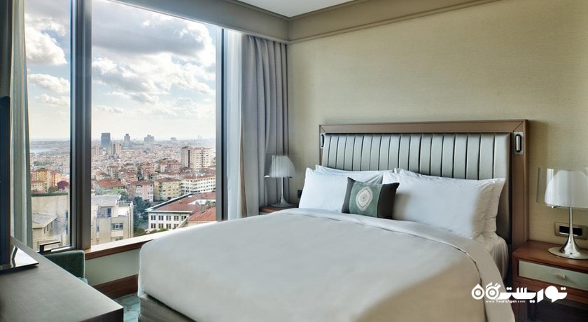 نمای تخت بزرگ اتاق کلاب