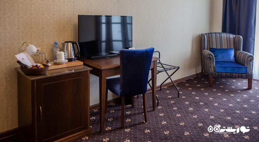 نمای میز کار سوئیت هتل