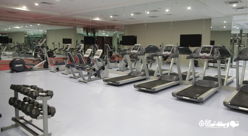 سالن ورزشی  هتل و مرکز همایش سایلنس