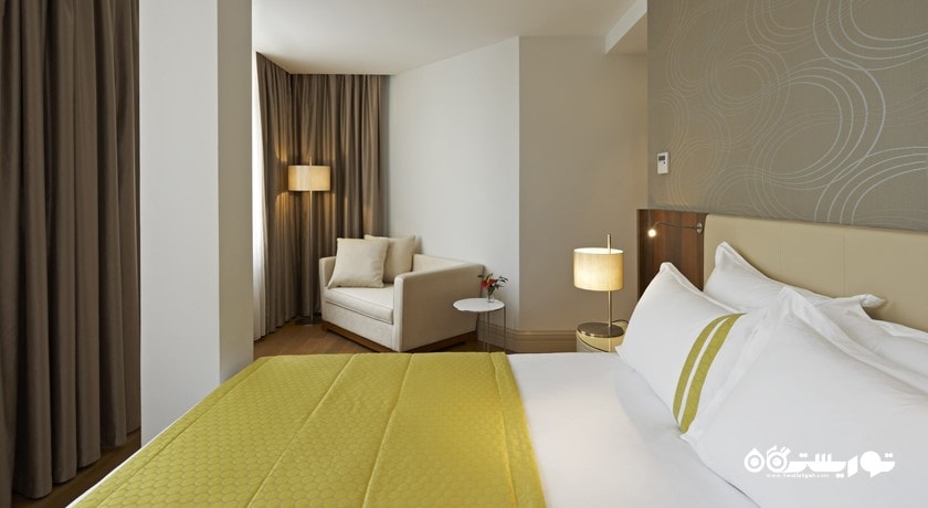 تخت بزرگ اتاق سوپریور دبل