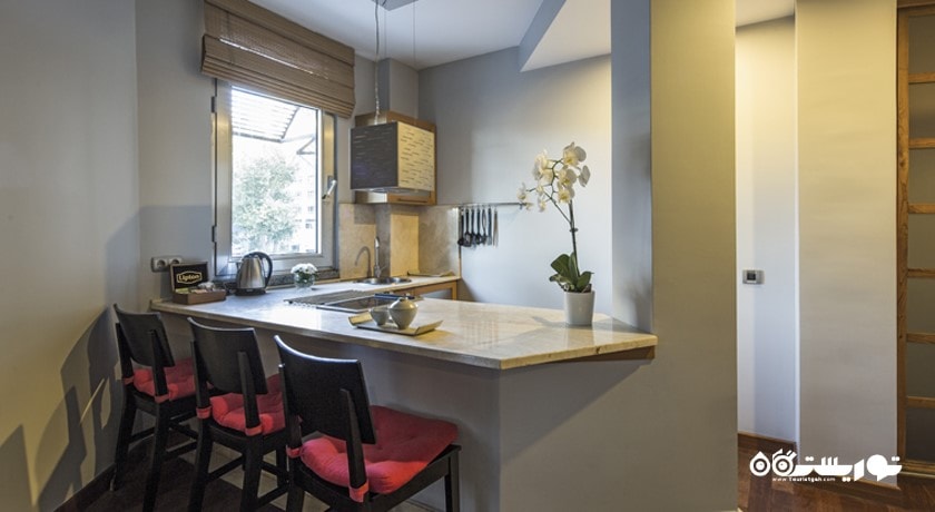 نمای آشپزخانه سوئیت میاکو