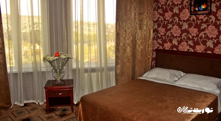 تخت بزرگ اتاق استاندارد