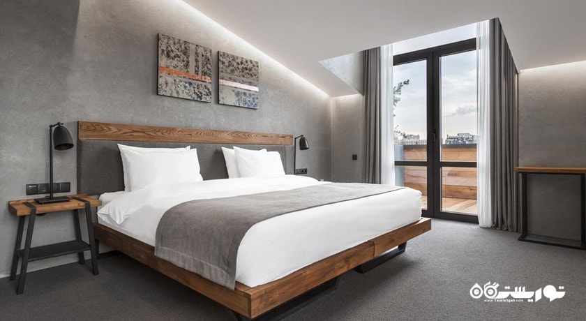 نمای تخت بزرگ اتاق لوکس