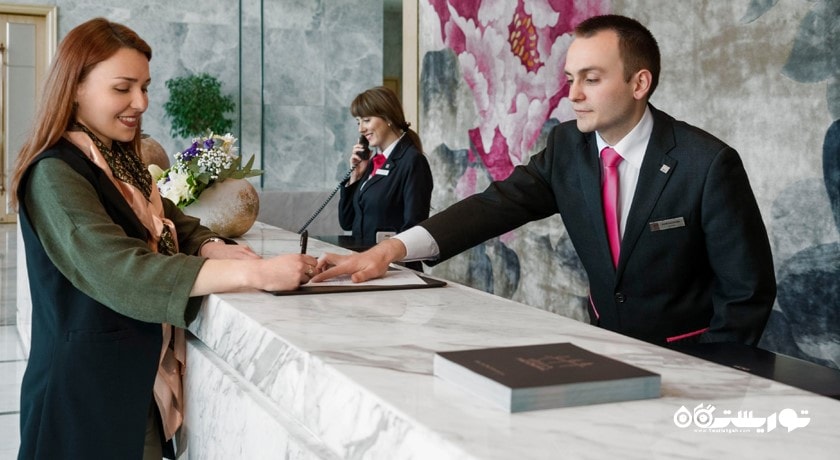 میز پذیرش هتل پریفرنس هوآلینگ