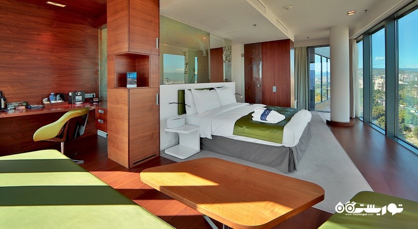 اتاق بیزینس هتل رادیسون بلو آیورا