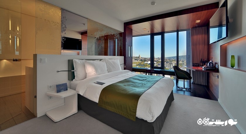 نمای تخت بزرگ اتاق استاندارد