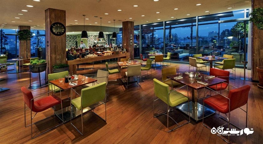 نمای کلی از رستوران فلینی