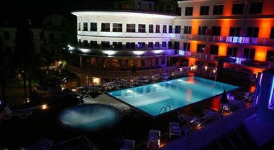 استخر روباز هتل اینتوریست پالاس