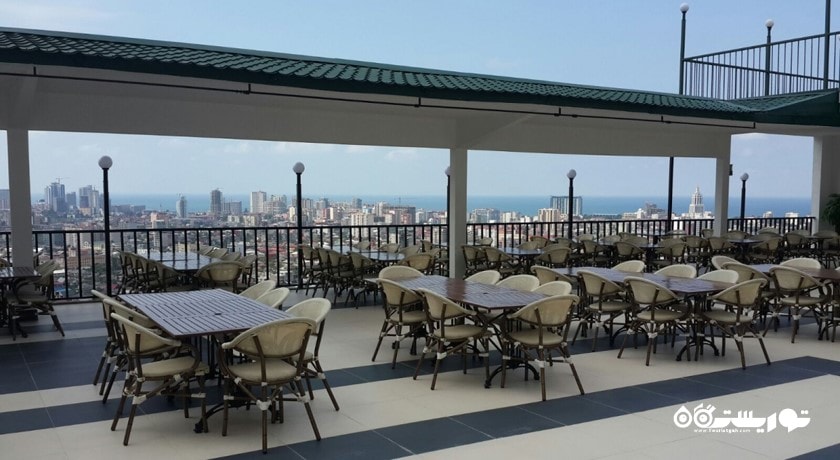محوطه فضای باز رستوران پانوراما