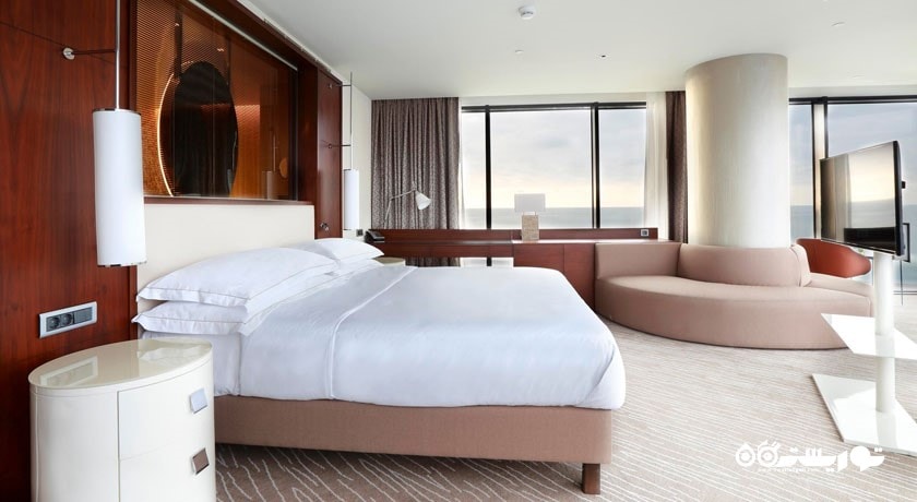 اتاق اگزکیوتیو با چشم انداز دریا