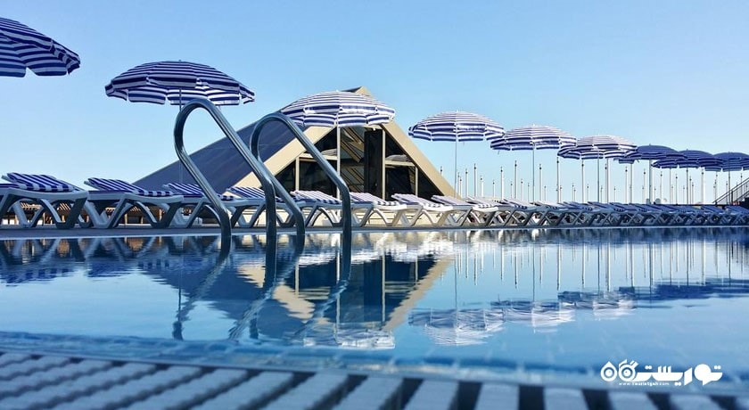 استخر روباز هتل کولوسئوم مارینا