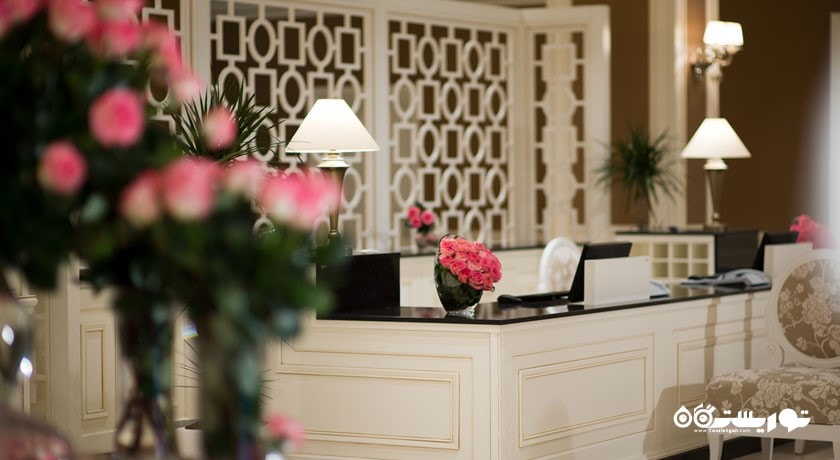 میز پذیرش هتل دیوان سوئیتس باتومی