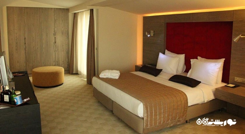 نمای تخت بزرگ سوئیت هتل