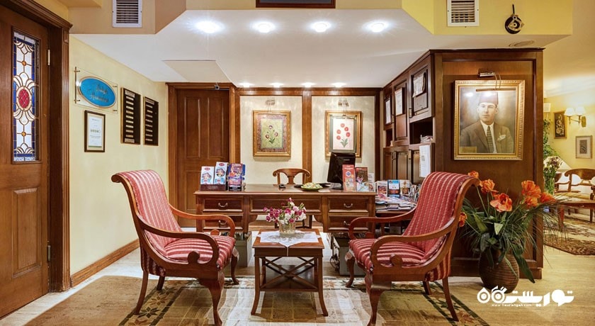 میز پذیرش هتل آرنا