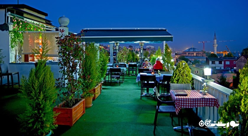 محوطه فضای باز رستوران هتل