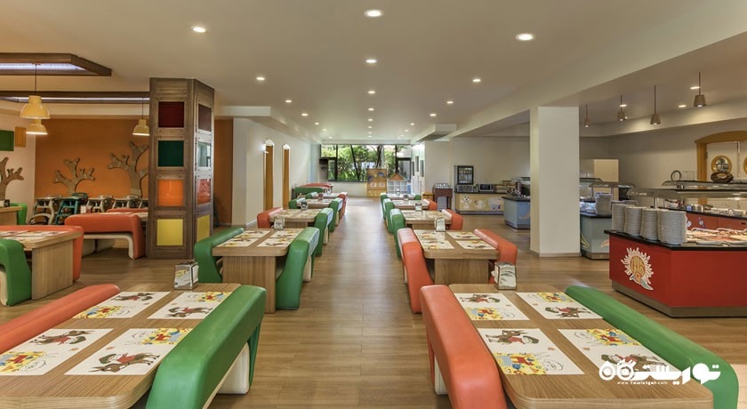 نمای رستوران اورلند کیو کیدز