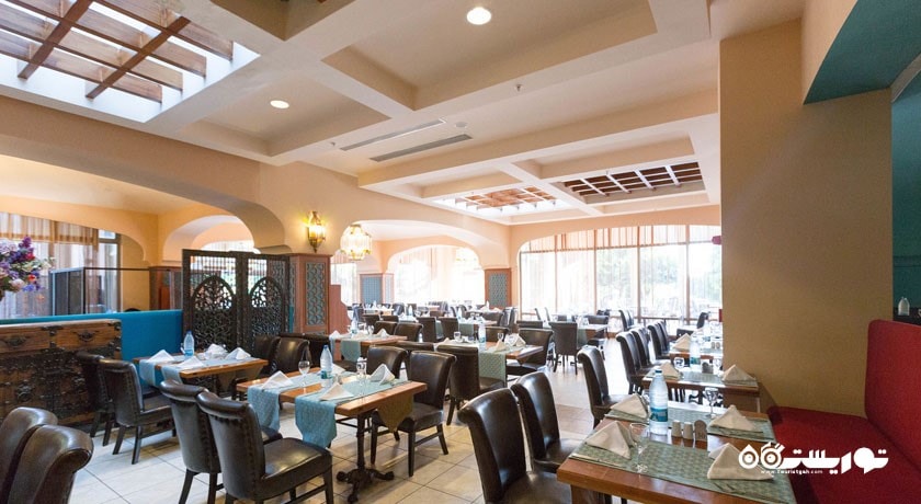 نمای کلی رستوران اصلی ایسوت