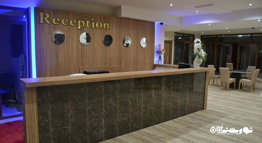 میز پذیرش هتل بلماره