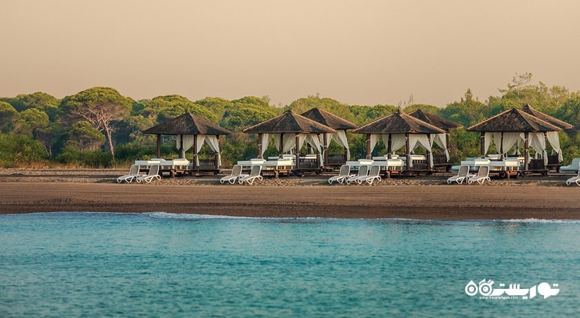 محوطه ساحل هتل تایتانیک دلوکس بلک