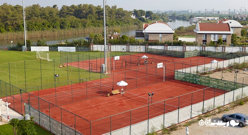 زمین های تنیس اختصاصی هتل