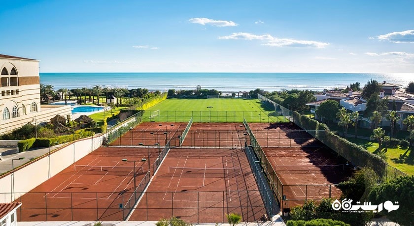 زمین تنیس هتل سیرنا بلک