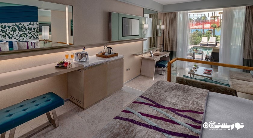 سوئیت پول هتل رکسوس پریمیوم تکیرووا