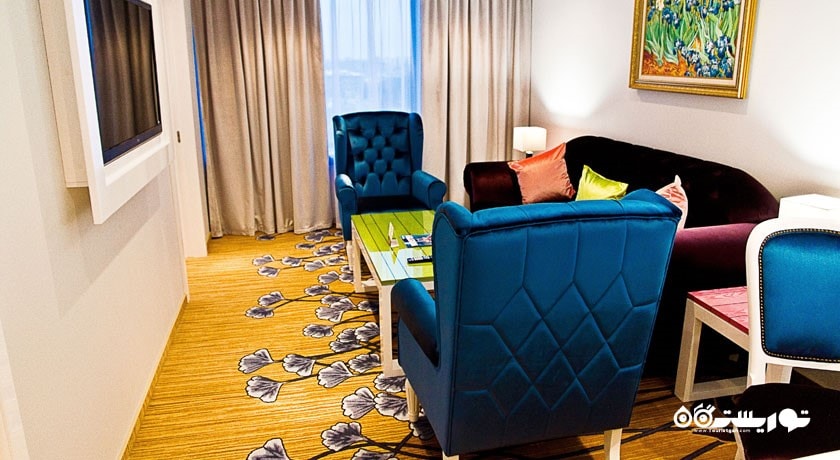 محوطه نشیمن سوئیت کلاب