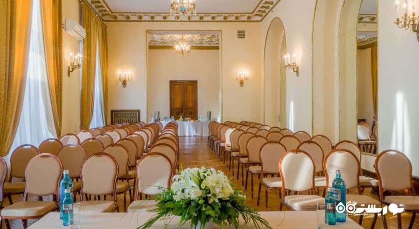 سالن برگزاری همایش و جلسات