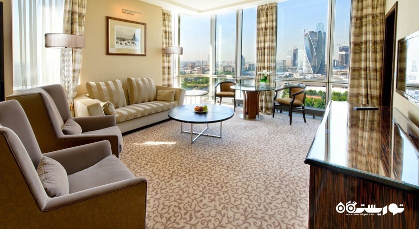 محوطه نشیمن سوئیت امبسدور