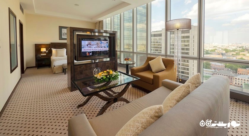 محوطه نشیمن کلاب استودیو