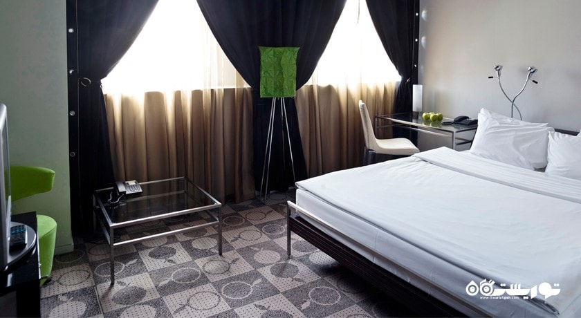نمای تخت بزرگ اتاق دلوکس