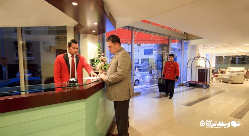 میز پذیرش هتل سان اند سندز دان تان