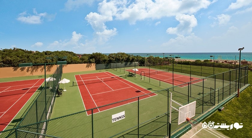 زمین های تنیس اختصاصی هتل