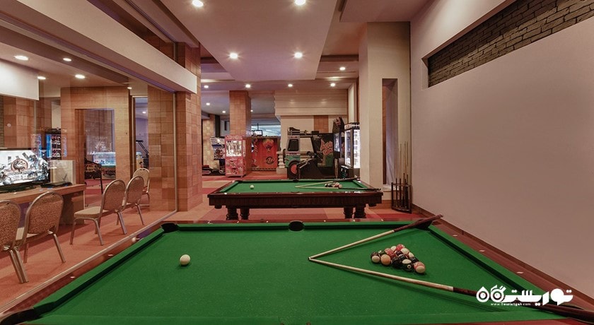 میز بیلیارد هتل وویج بلک گلف اند اسپا