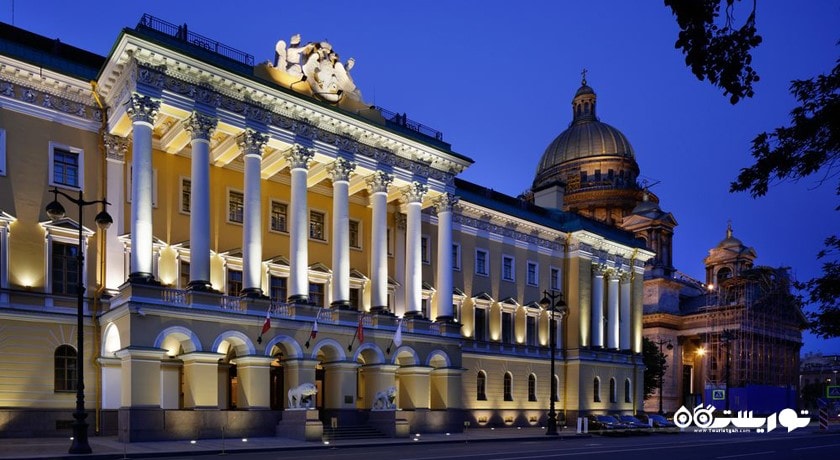 نمای شب هتل فور سیزنز لاین پالاس