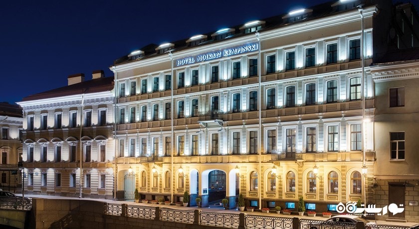 نمای شب هتل کمپینسکی مویکا 22
