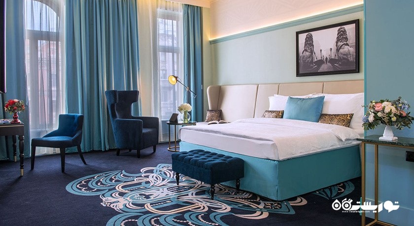 نمای تخت بزرگ اتاق بیزینس