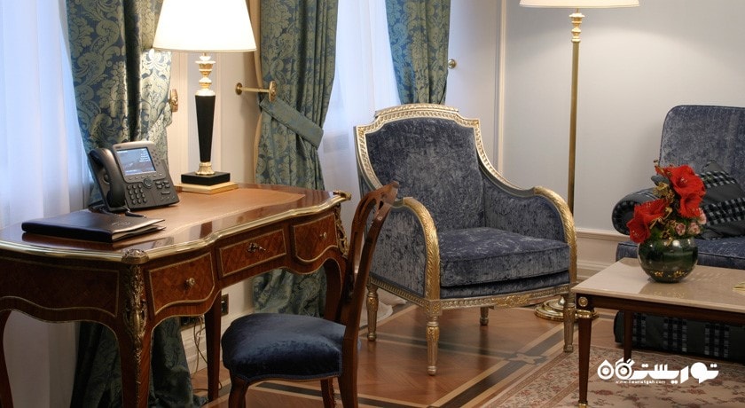 محوطه نشیمن سوئیت جونیور