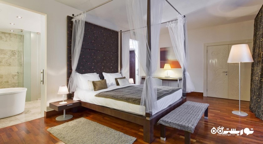 نمای تخت بزرگ سوئیت پرزیدنشال